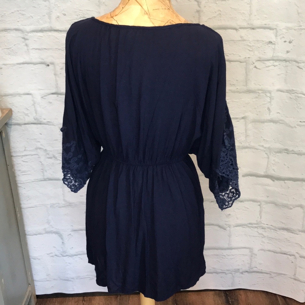 Open shoulder dress - Picture 2 of 2